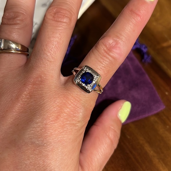 Sapphire Ring - Picture 5 of 8